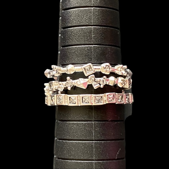 Kendra Scott Karis Silver Ring with Gray Stones - Picture 5 of 6